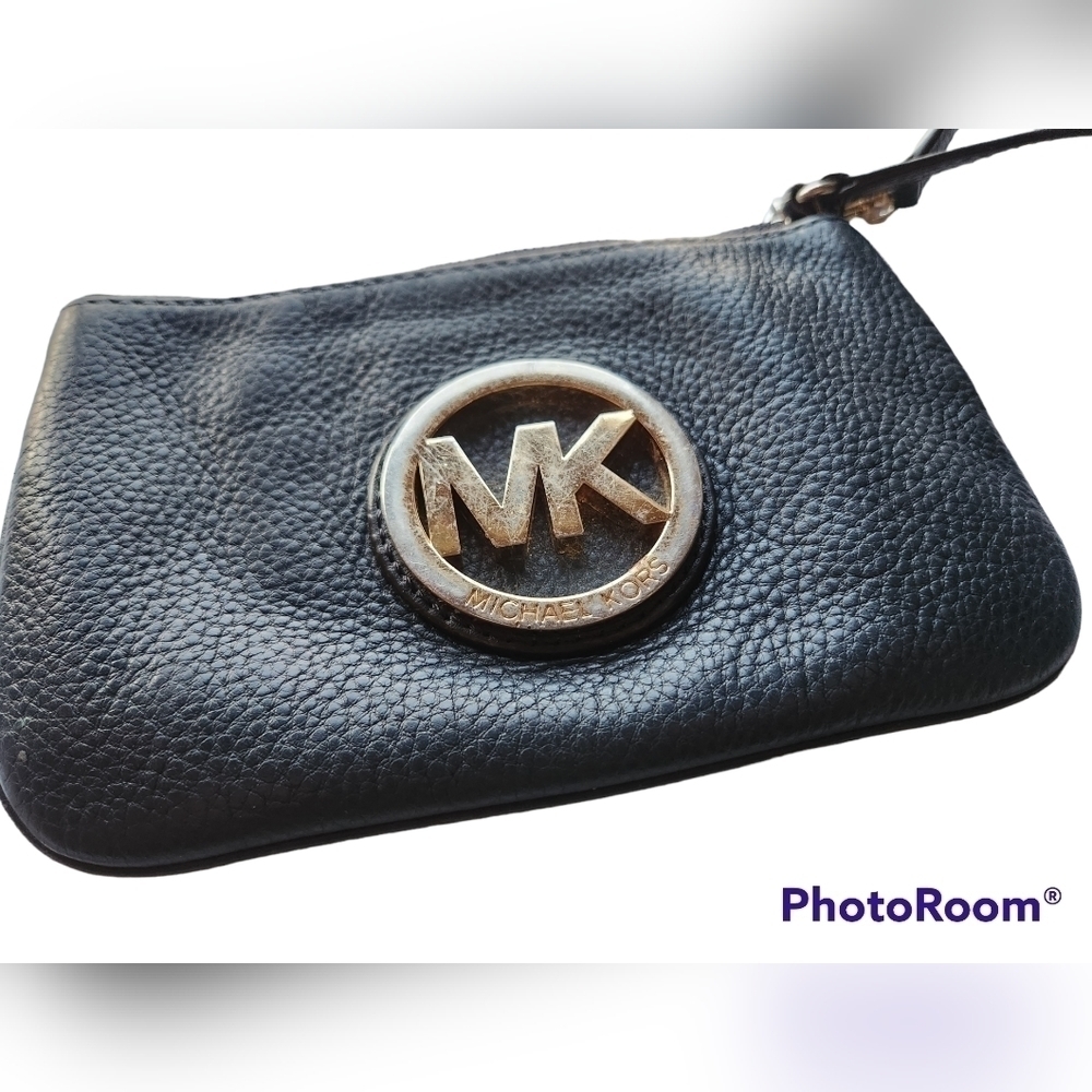 Micheal Kors wrist clutch